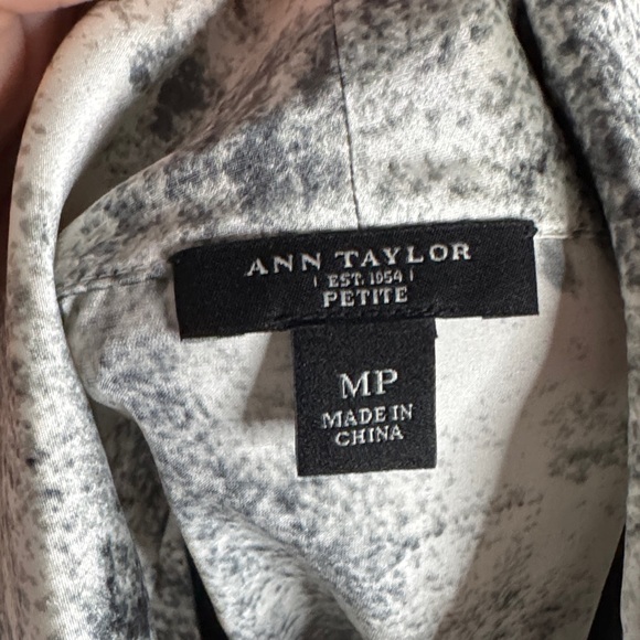 Ann Taylor 100% Silk Sleeveless Elegant Top Grey White Marble Sz Medium Petite - Picture 6 of 6